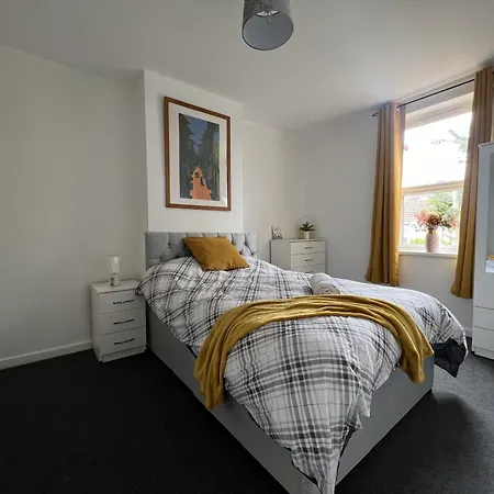 - 4 Beds - Sleeps 7 - For Groups - Garden Nyaraló Bristol