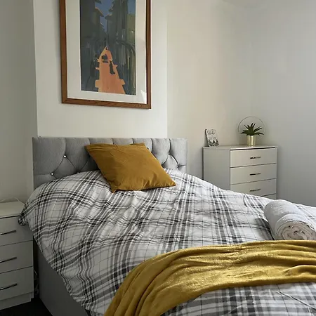 - 4 Beds - Sleeps 7 - For Groups - Garden Nyaraló Bristol